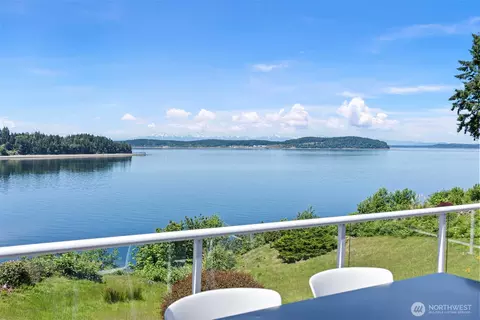 View/Area - 52 Chapman Loop #D, Steilacoom, WA 98388 photo 3 of 9