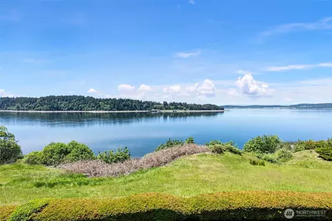View/Area - 52 Chapman Loop #D, Steilacoom, WA 98388 photo 4 of 9