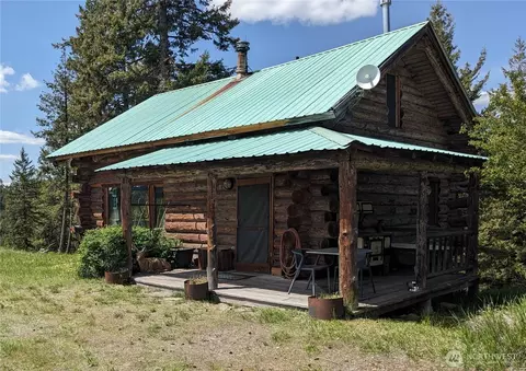 120 Hidden Valley Farms Rd, Republic, WA 99166
