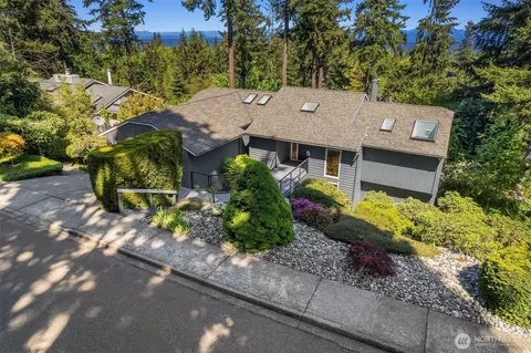 4906 157th Ave SE, Bellevue, WA 98006