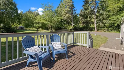 8212 5th Ave NE, Bremerton, WA 98311