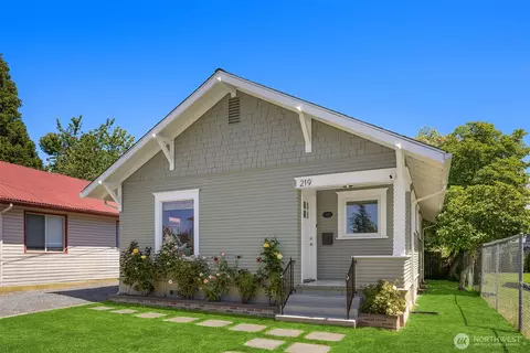 219 S Sams St, Monroe, WA 98272