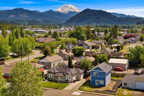 View/Area - 1630 Hillcrest Ave, Enumclaw, WA 98022 photo 1 of 4