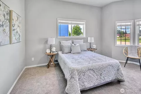 Bedroom - 1630 Hillcrest Ave, Enumclaw, WA 98022 photo 2 of 2