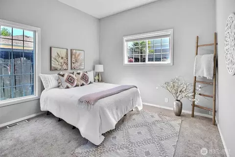 Bedroom - 1630 Hillcrest Ave, Enumclaw, WA 98022 photo 1 of 2