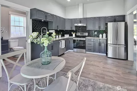 Kitchen - 1630 Hillcrest Ave, Enumclaw, WA 98022 photo 1 of 4