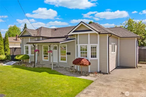 1630 Hillcrest Ave, Enumclaw, WA 98022