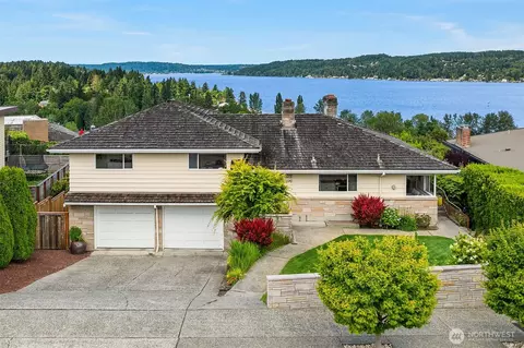 4910 NE 86th St, Seattle, WA 98115