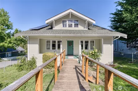 2150 N Callow Ave, Bremerton, WA 98312