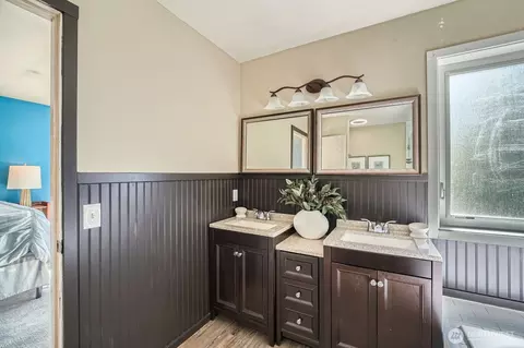 Bath - 7116 193rd St E, Spanaway, WA 98387 photo 3 of 4