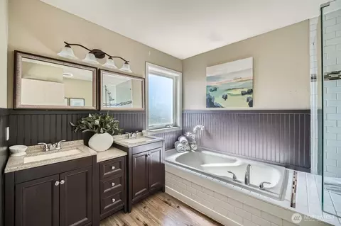 Bath - 7116 193rd St E, Spanaway, WA 98387 photo 2 of 4