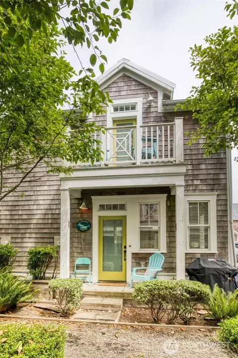 38 W Myrtle Ln, Pacific Beach, WA 98571