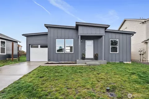 1018 Peach Rd, Winlock, WA 98596