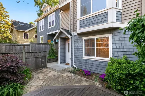 162 B 15th Ave, Seattle, WA 98122