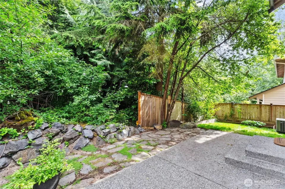 Exterior - 111 170th St SE, Bothell, WA 98012 photo 4 of 5