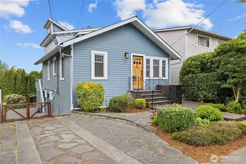 5746 37th Ave NE, Seattle, WA 98105