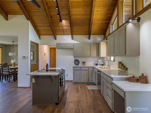 Kitchen - 52 W Pheasant Ln, Sequim, WA 98382 photo 2 of 6