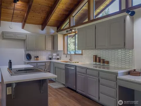 Kitchen - 52 W Pheasant Ln, Sequim, WA 98382 photo 5 of 6
