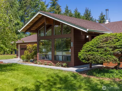 52 W Pheasant Ln, Sequim, WA 98382