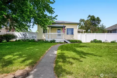 213 E 3rd St, Lind, WA 99341