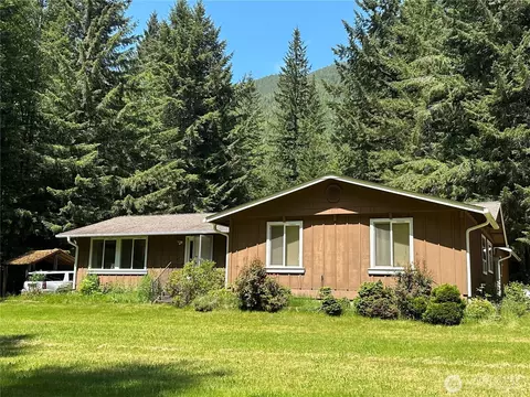 46 Heckel Rd, Port Angeles, WA 98363