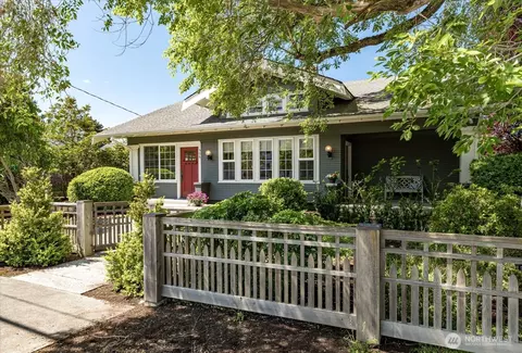 506 N Main St, Coupeville, WA 98239