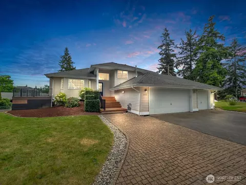 16929 52nd Ave W, Lynnwood, WA 98037