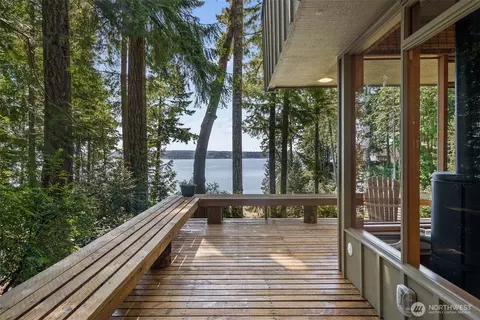332 E Pointes Dr E, Shelton, WA 98584