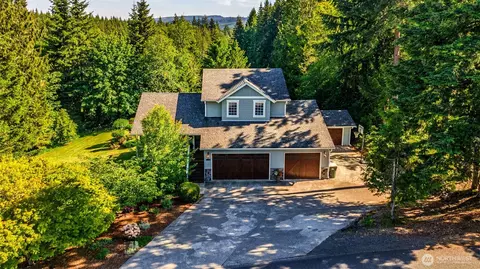 135 Hemlock Dr, Chehalis, WA 98532