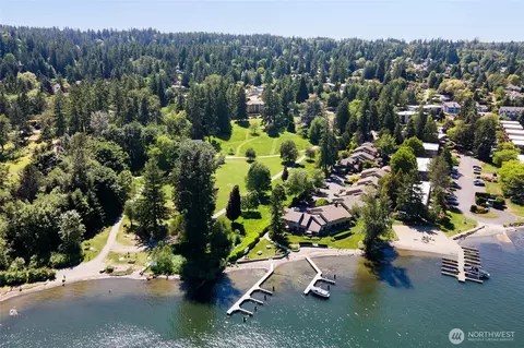 17526 NE 38th Ct, Redmond, WA 98052