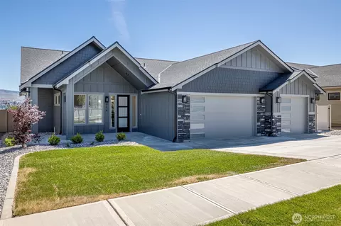 954 Racine Springs Dr, Wenatchee, WA 98801