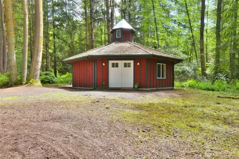 1510 Bismark Ln, Freeland, WA 98249
