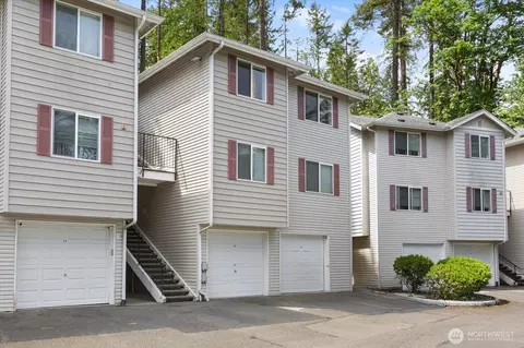 595 Newport Way NW #E4, Issaquah, WA 98027