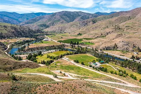 4 Cowboy Rd, Methow, WA 98834