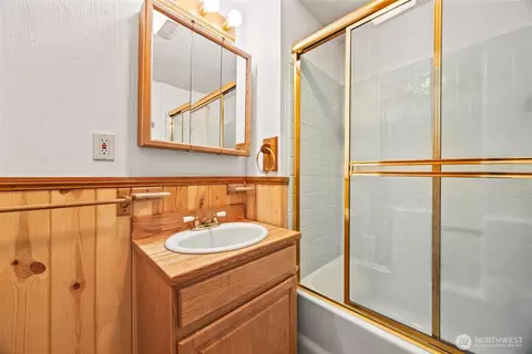 Bath - 1236 E Island View Rd, Grapeview, WA 98546 photo 3 of 3