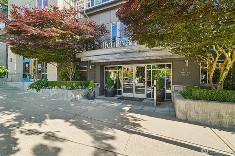 375 Kirkland Ave #216, Kirkland, WA 98033