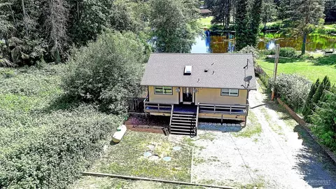 1441 Lake Dr, Camano Island, WA 98282