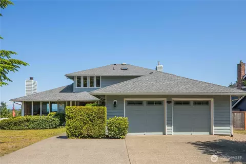 8082 Daniel Pl NW, Silverdale, WA 98383