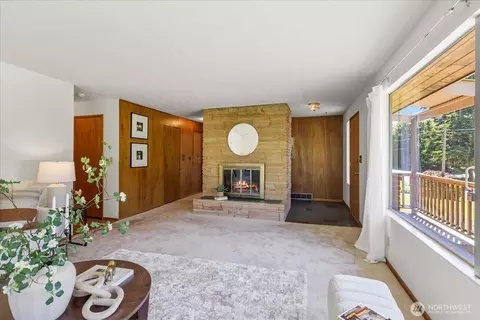 Living - 1420 Olympic Ave, Edmonds, WA 98020 photo 2 of 3