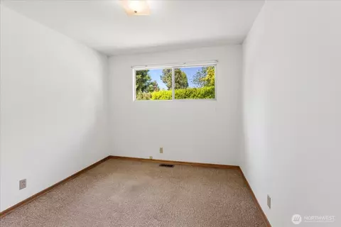 Bedroom - 1420 Olympic Ave, Edmonds, WA 98020 photo 8 of 9