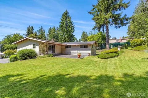 Exterior - 1420 Olympic Ave, Edmonds, WA 98020 photo 5 of 11