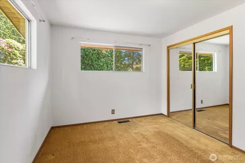 Bedroom - 1420 Olympic Ave, Edmonds, WA 98020 photo 5 of 9