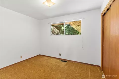 Bedroom - 1420 Olympic Ave, Edmonds, WA 98020 photo 6 of 9