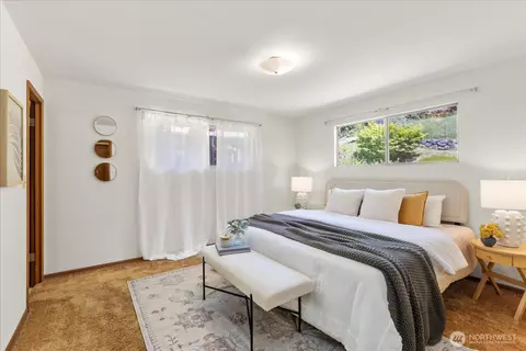 Bedroom - 1420 Olympic Ave, Edmonds, WA 98020 photo 1 of 9