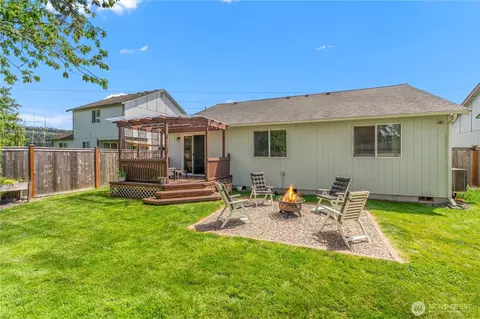 Exterior - 16303 93rd St E, Sumner, WA 98390 photo 11 of 14