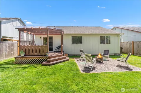 Exterior - 16303 93rd St E, Sumner, WA 98390 photo 5 of 14