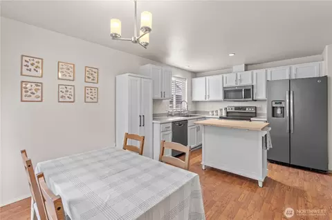 Kitchen - 16303 93rd St E, Sumner, WA 98390 photo 2 of 4