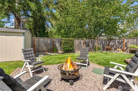 Exterior - 16303 93rd St E, Sumner, WA 98390 photo 13 of 14