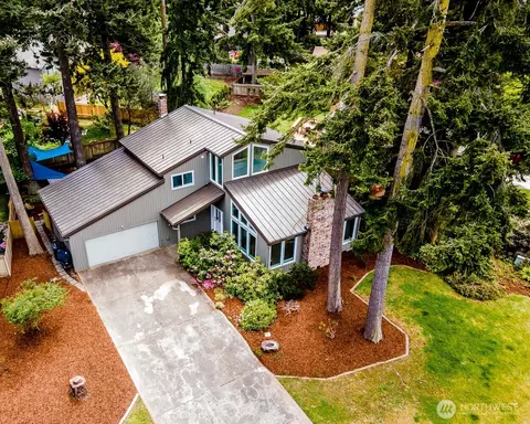 707 Seamount Dr, Port Angeles, WA 98363