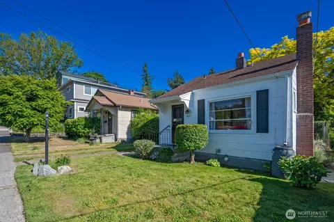 327 NE 90th St, Seattle, WA 98115
